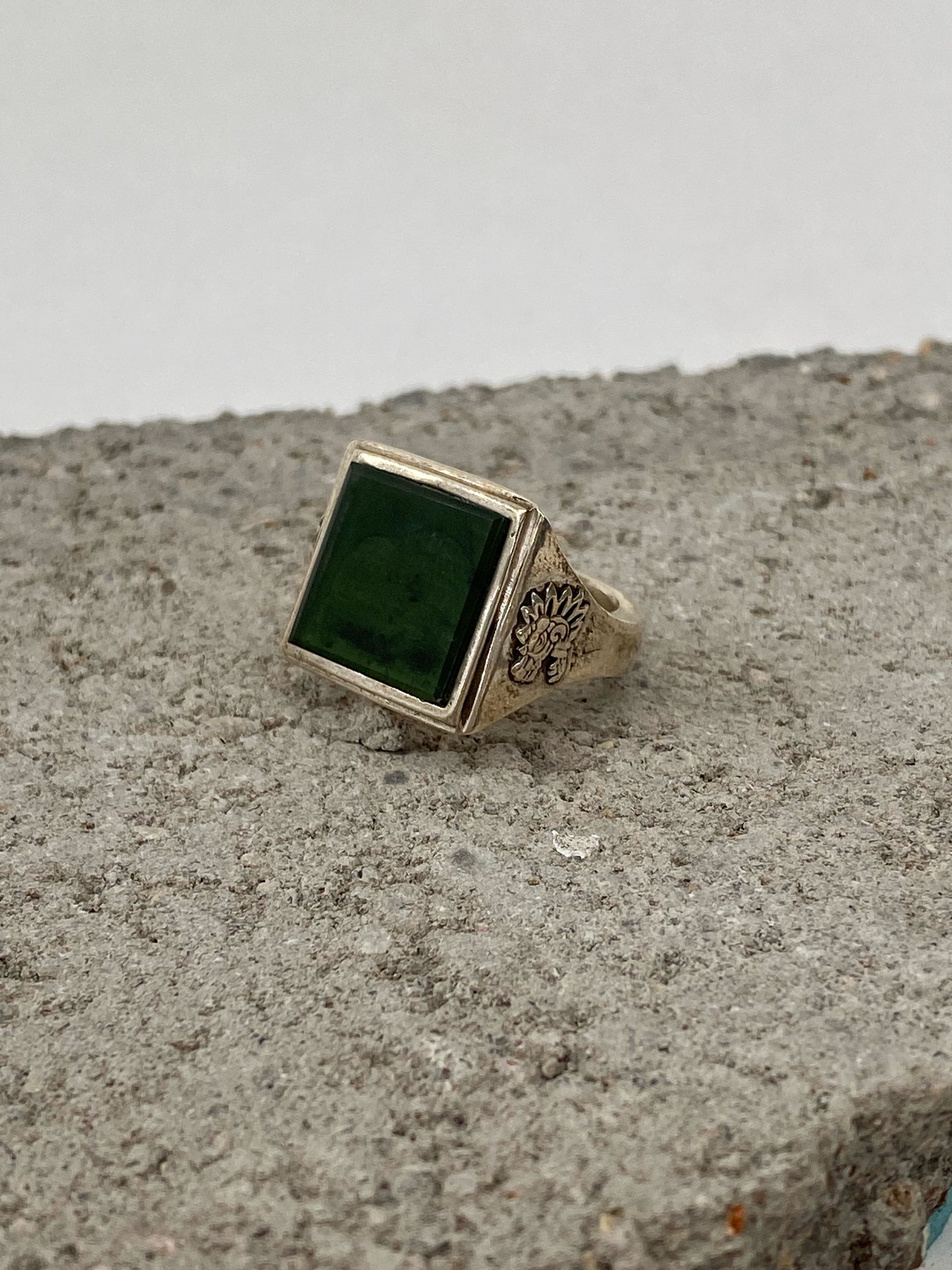 Joyeria Exist - Quetzalcóatl Square Ring Jade